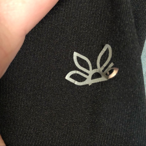 Black cropped workout pants. Cute! - Picture 3 of 3